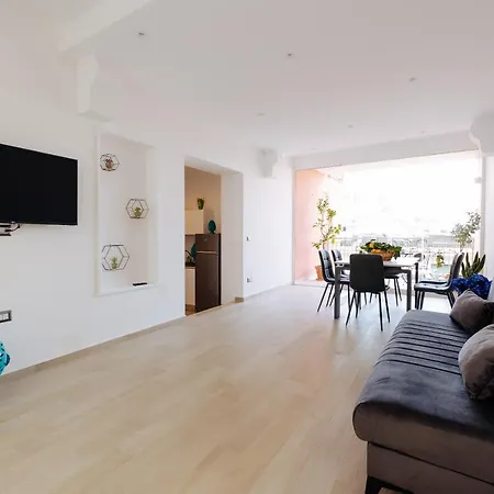 Сasa de vacaciones Maison Lorelle - De Vivo Realty