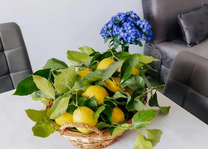 Maison Lorelle - De Vivo Realty