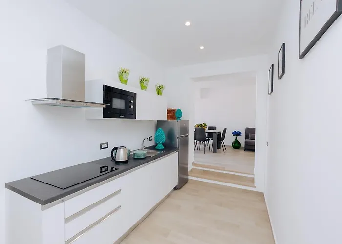 Maison Lorelle - De Vivo Realty Сорренто