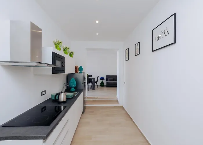 Maison Lorelle - De Vivo Realty *