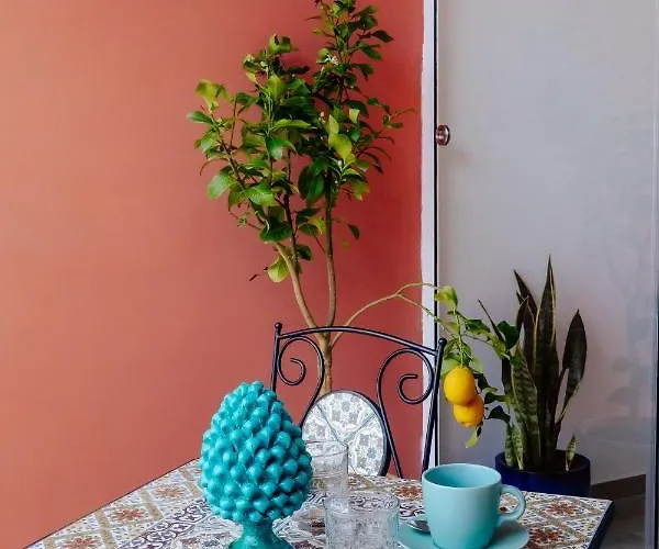 Semesterbostad Maison Lorelle - De Vivo Realty
