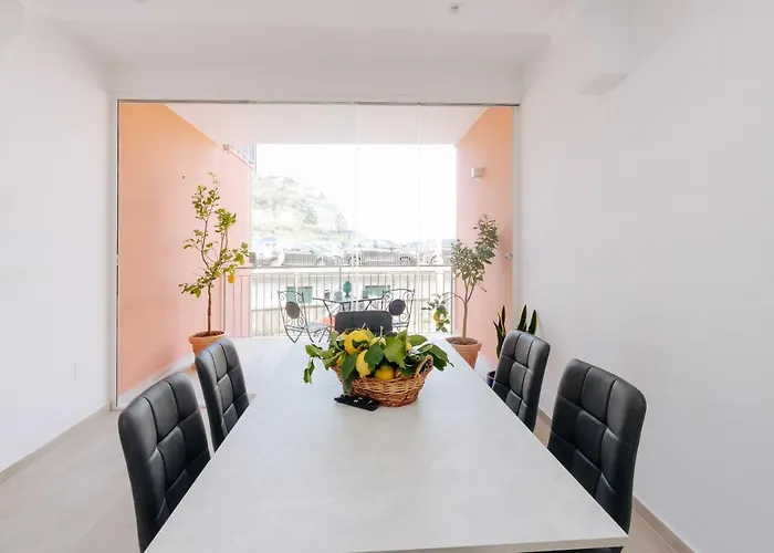 Maison Lorelle - De Vivo Realty Tatil Evi *